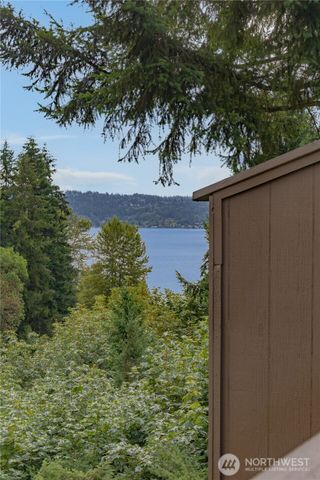 104 168th Avenue NE, Bellevue, WA 98008