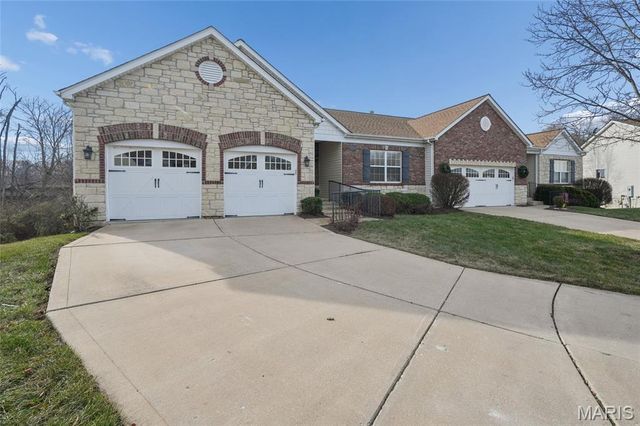 1701 Ridgemont Court, Chesterfield, MO 63146