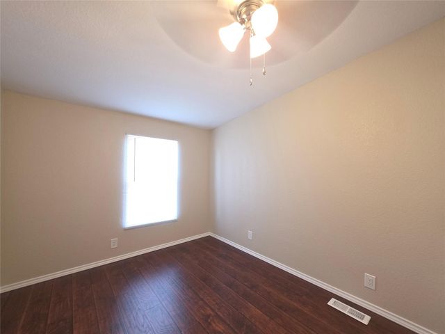 9 Ridgeway Drive, Conroe, TX 77303