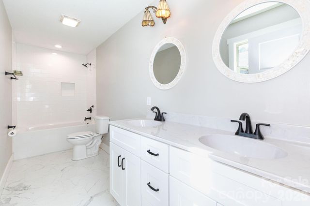 7 Ruff Road, Leicester, NC 28748