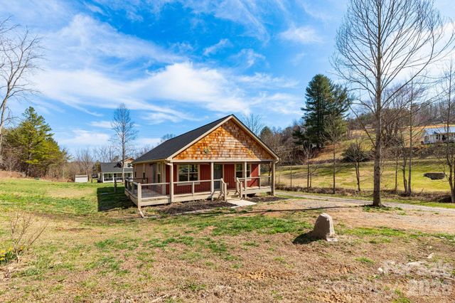 7 Ruff Road, Leicester, NC 28748