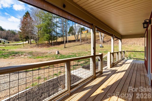 7 Ruff Road, Leicester, NC 28748