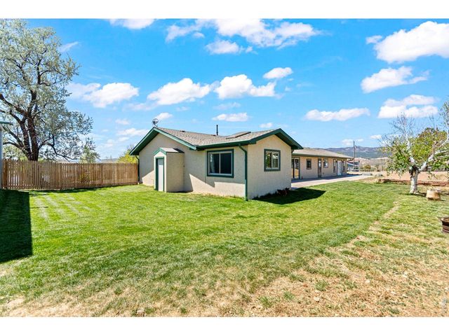 6701 Orchard Dr, Loveland, CO 80538