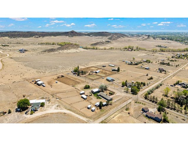 6701 Orchard Dr, Loveland, CO 80538