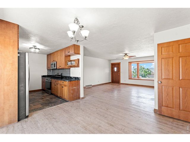 6701 Orchard Dr, Loveland, CO 80538