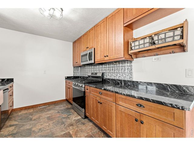 6701 Orchard Dr, Loveland, CO 80538