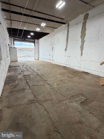 2727 BERKSHIRE ST, Philadelphia, PA 19137