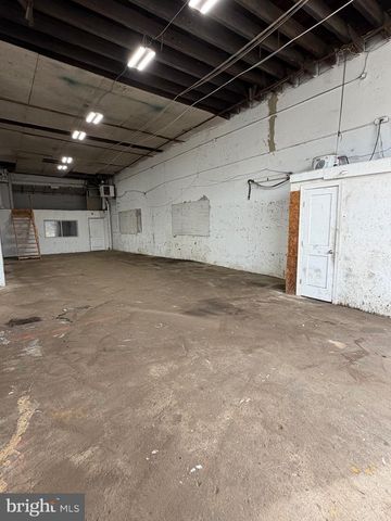 2727 BERKSHIRE ST, Philadelphia, PA 19137