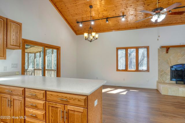 106 River Bend Drive, Burgaw, NC 28425
