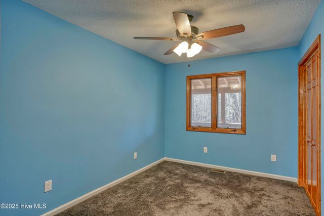 106 River Bend Drive, Burgaw, NC 28425