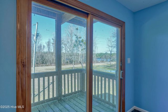 106 River Bend Drive, Burgaw, NC 28425