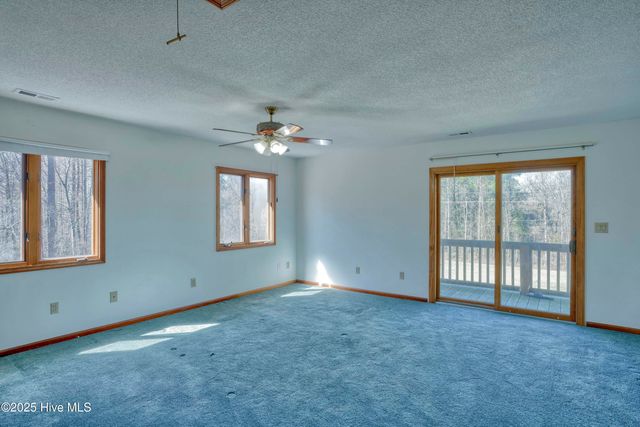 106 River Bend Drive, Burgaw, NC 28425