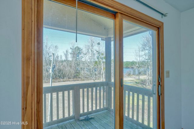 106 River Bend Drive, Burgaw, NC 28425