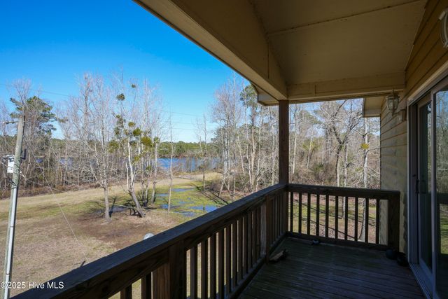 106 River Bend Drive, Burgaw, NC 28425