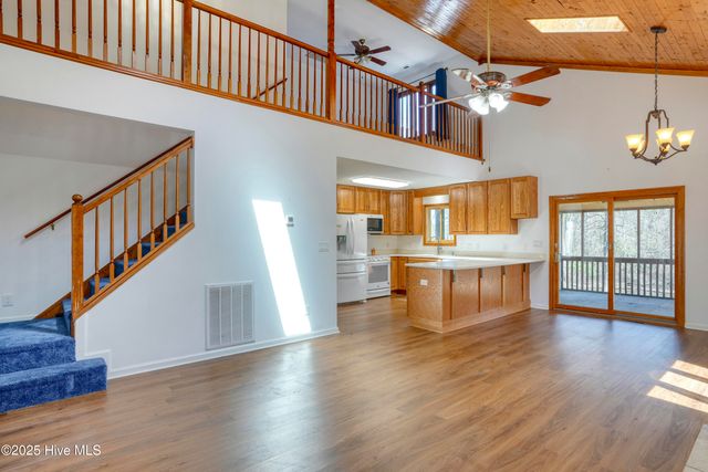 106 River Bend Drive, Burgaw, NC 28425