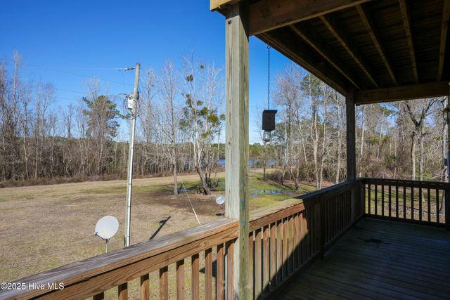 106 River Bend Drive, Burgaw, NC 28425