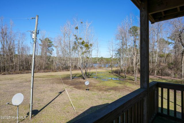 106 River Bend Drive, Burgaw, NC 28425