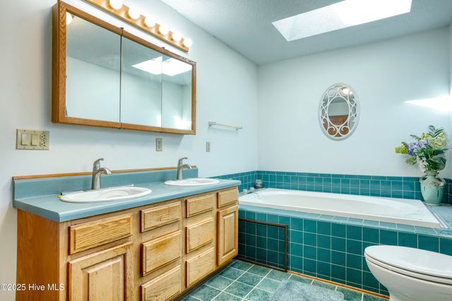 106 River Bend Drive, Burgaw, NC 28425