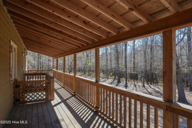 106 River Bend Drive, Burgaw, NC 28425