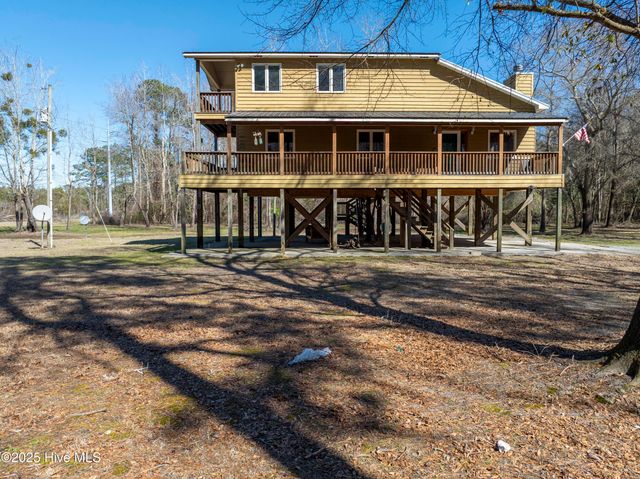 106 River Bend Drive, Burgaw, NC 28425