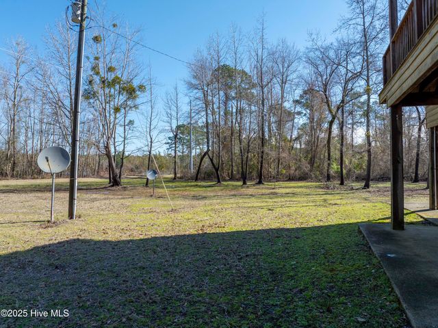 106 River Bend Drive, Burgaw, NC 28425