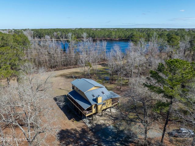 106 River Bend Drive, Burgaw, NC 28425