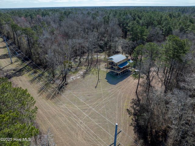 106 River Bend Drive, Burgaw, NC 28425