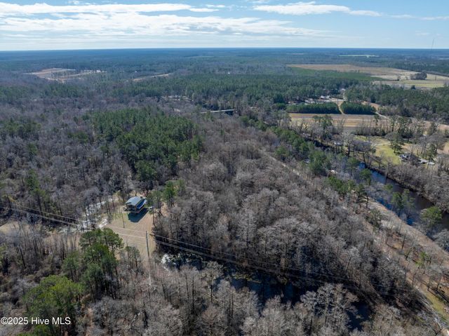 106 River Bend Drive, Burgaw, NC 28425