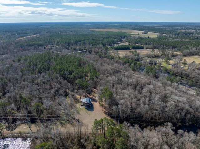 106 River Bend Drive, Burgaw, NC 28425