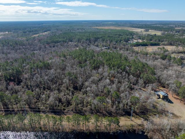 106 River Bend Drive, Burgaw, NC 28425