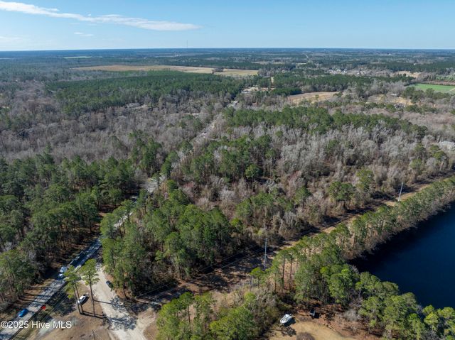 106 River Bend Drive, Burgaw, NC 28425