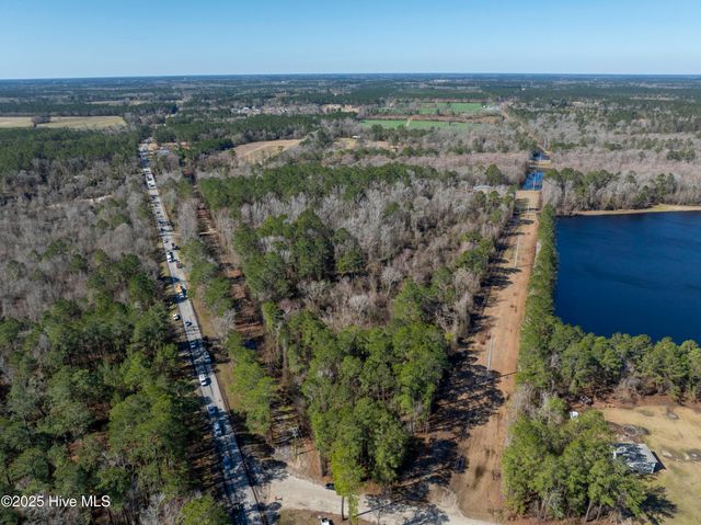 106 River Bend Drive, Burgaw, NC 28425
