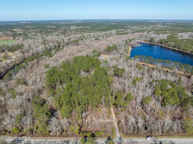 106 River Bend Drive, Burgaw, NC 28425