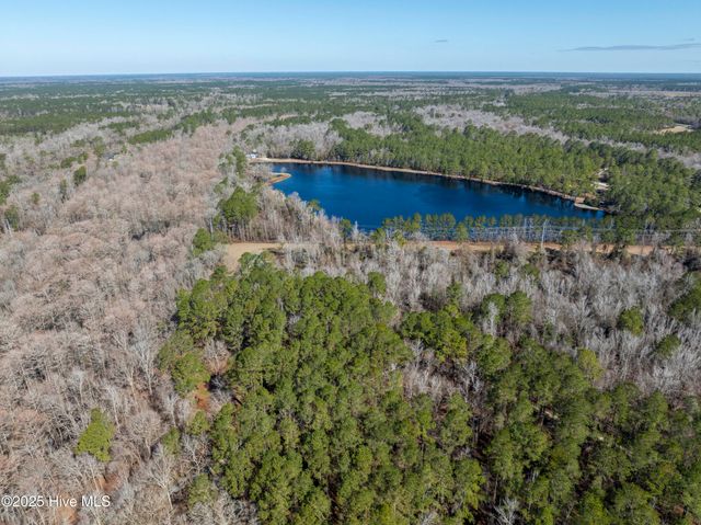 106 River Bend Drive, Burgaw, NC 28425