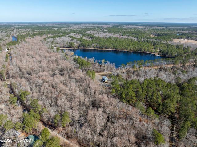 106 River Bend Drive, Burgaw, NC 28425