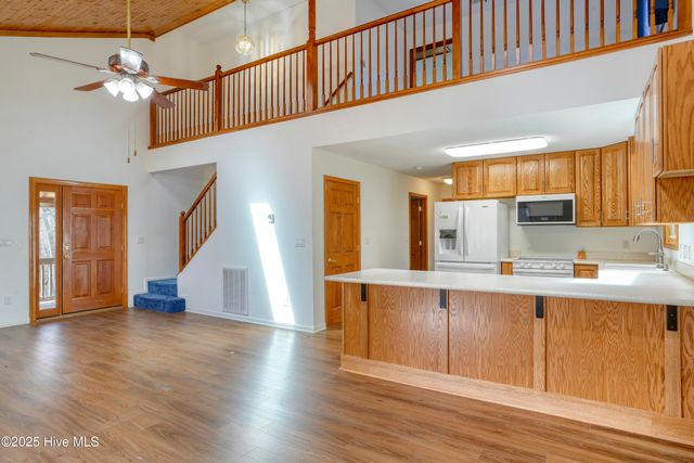 106 River Bend Drive, Burgaw, NC 28425