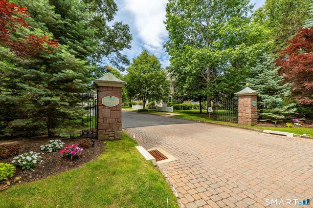 14 Billingsgate Drive 14, Simsbury, CT 06070