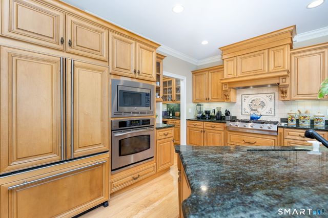 14 Billingsgate Drive 14, Simsbury, CT 06070