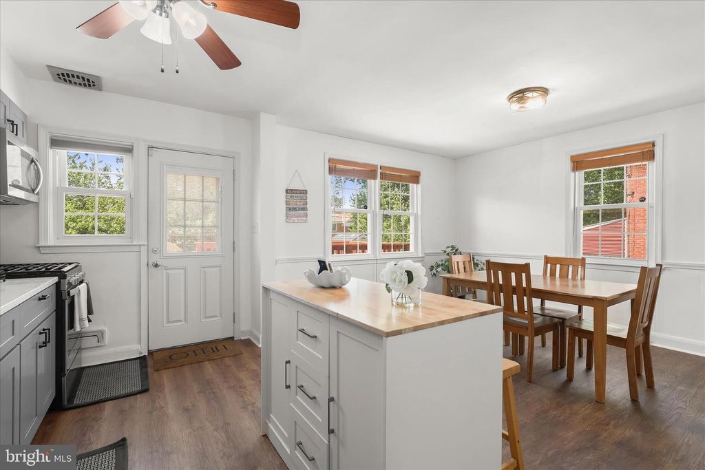 Image 14 of property listing at 6022 LOCH RAVEN BLVD, Baltimore, MD 21239