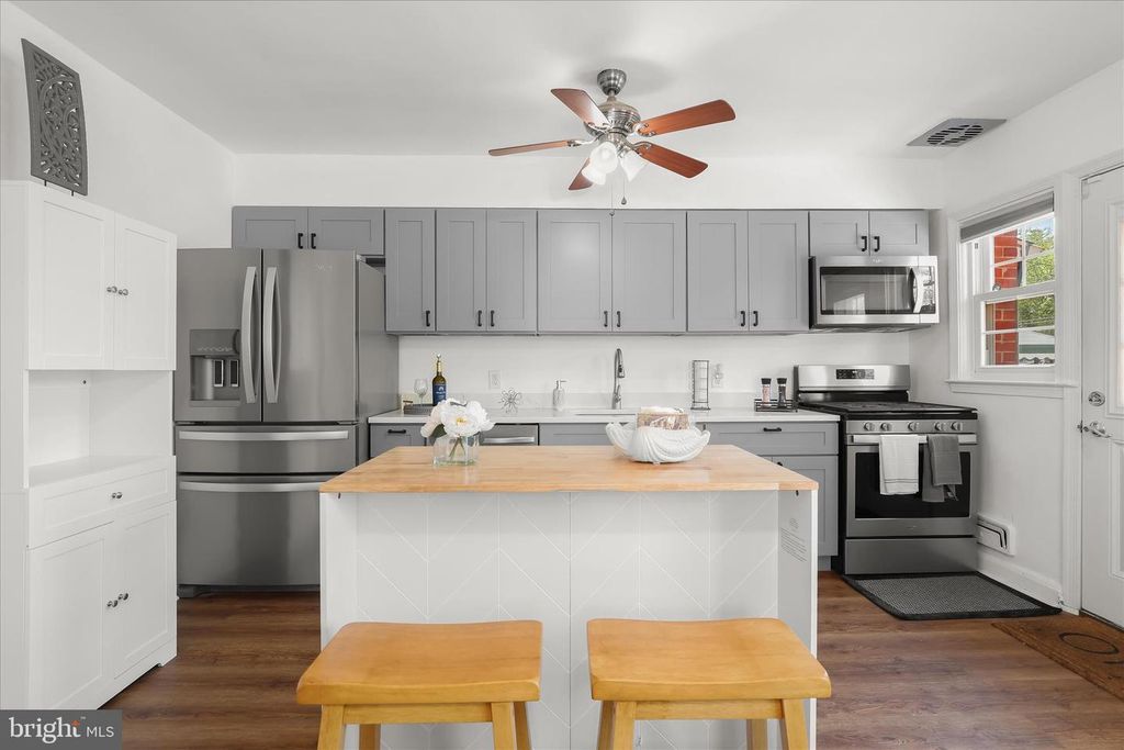 Image 16 of property listing at 6022 LOCH RAVEN BLVD, Baltimore, MD 21239