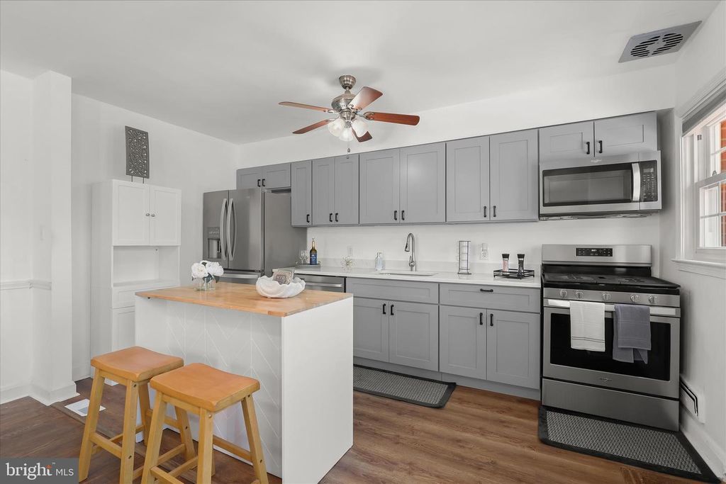 Image 18 of property listing at 6022 LOCH RAVEN BLVD, Baltimore, MD 21239