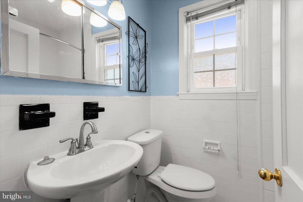 Image 32 of property listing at 6022 LOCH RAVEN BLVD, Baltimore, MD 21239