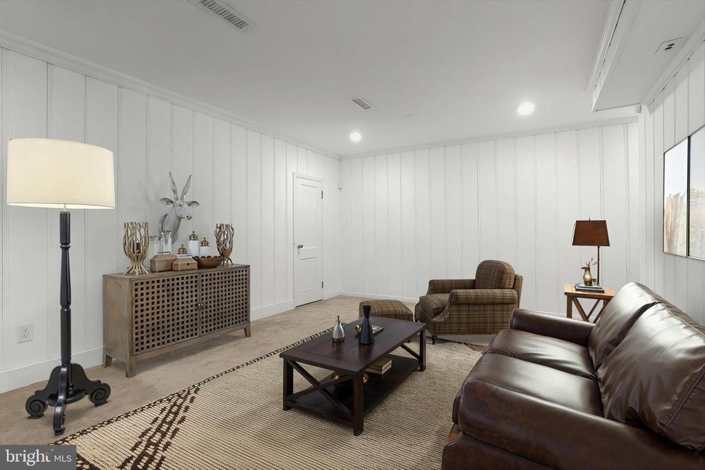 Image 34 of property listing at 6022 LOCH RAVEN BLVD, Baltimore, MD 21239