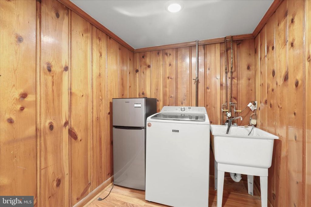 Image 40 of property listing at 6022 LOCH RAVEN BLVD, Baltimore, MD 21239