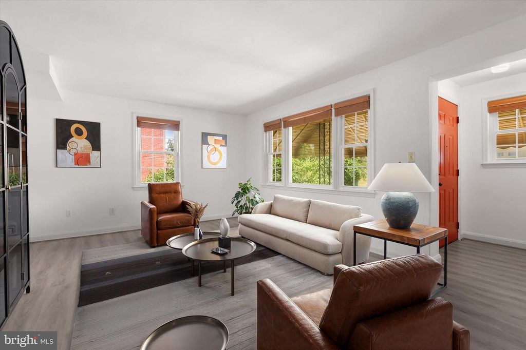 Image 6 of property listing at 6022 LOCH RAVEN BLVD, Baltimore, MD 21239