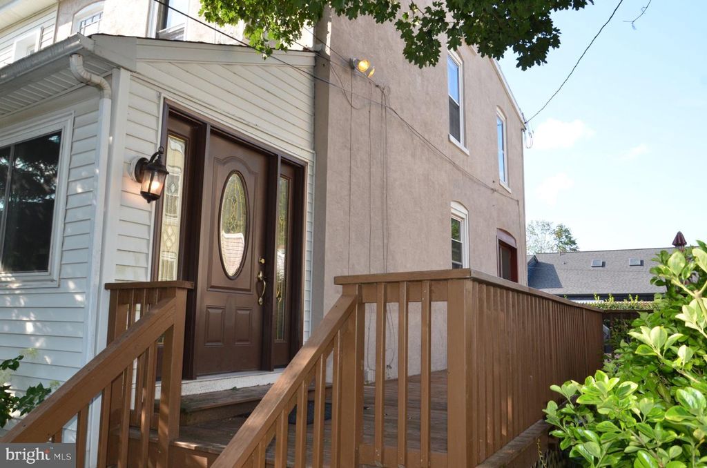 413 E LINCOLN ST, MEDIA, PA 19063 — exterior