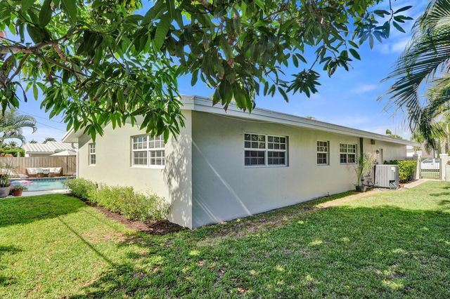 4240 NE 28th Avenue, Fort Lauderdale, FL 33308