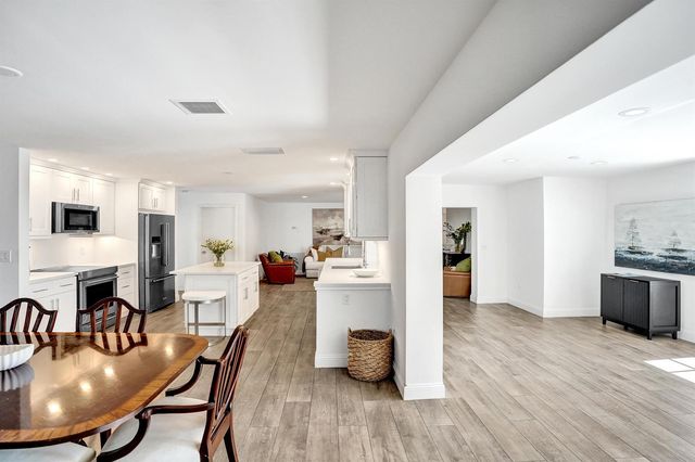 4240 NE 28th Avenue, Fort Lauderdale, FL 33308
