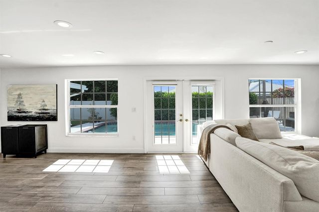 4240 NE 28th Avenue, Fort Lauderdale, FL 33308