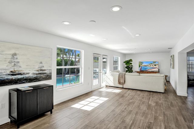 4240 NE 28th Avenue, Fort Lauderdale, FL 33308